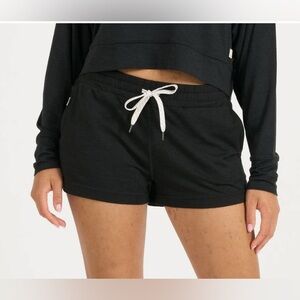 Vuori halo performance shorts